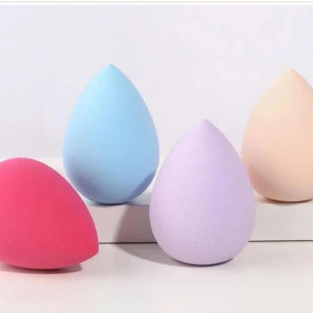 Multicolor make up sponges